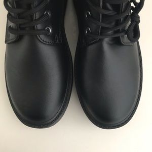 Charles Albert | Shoes | Charles Albert 